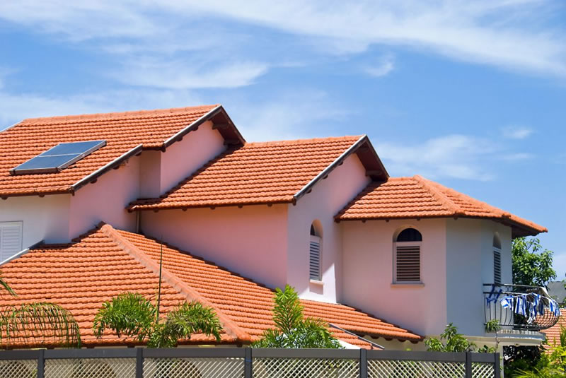 Tips to Avoid Do It Yourself Roofing Hazards